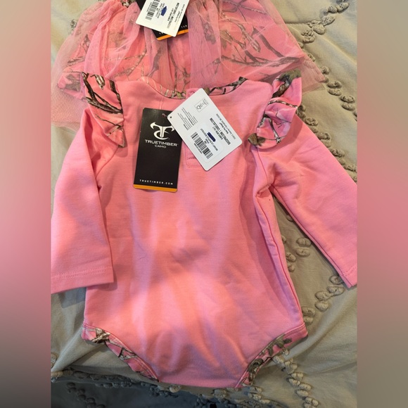 Pink Camo outfit - Picture 5 of 6